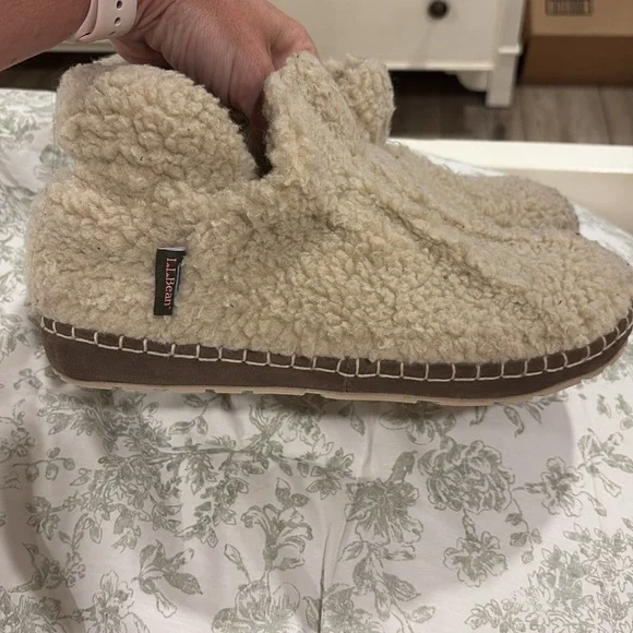 EUC LLBean Sherpa Slippers - Picture 3 of 4